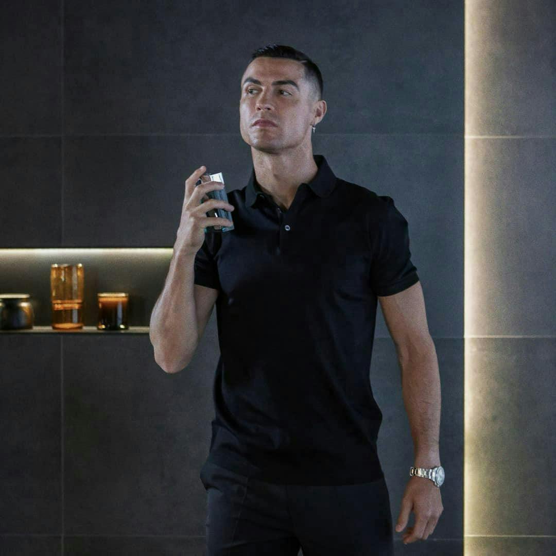 Cristiano Ronaldo Facebook influencer post.