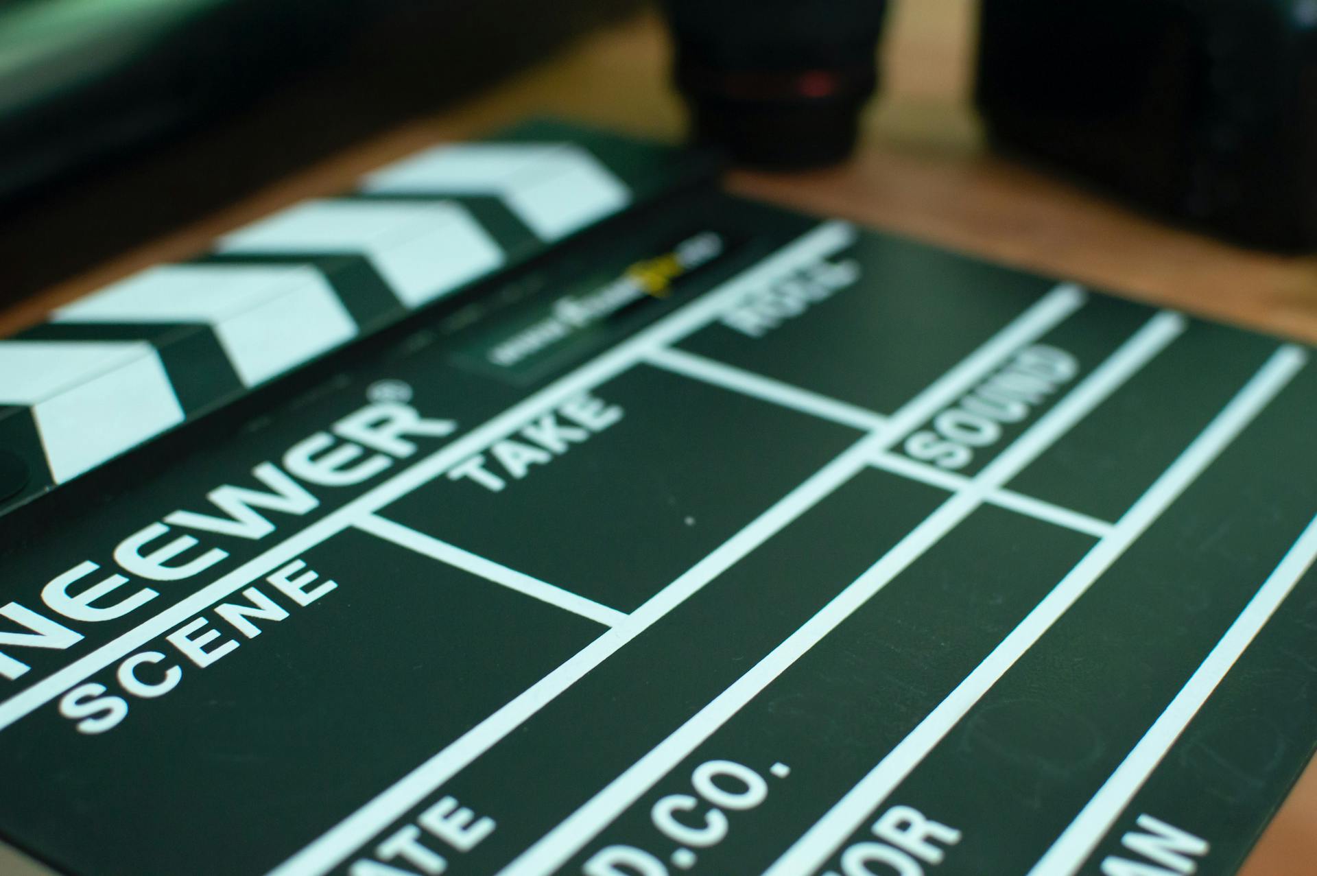 Film slate showing fields for Scene, Take, Sound. Optimize your videos on social media