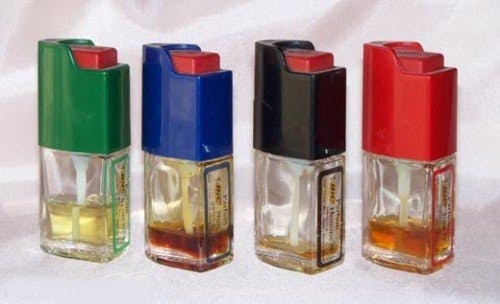 Les parfums BIC en vert, bleu, noir et rouge